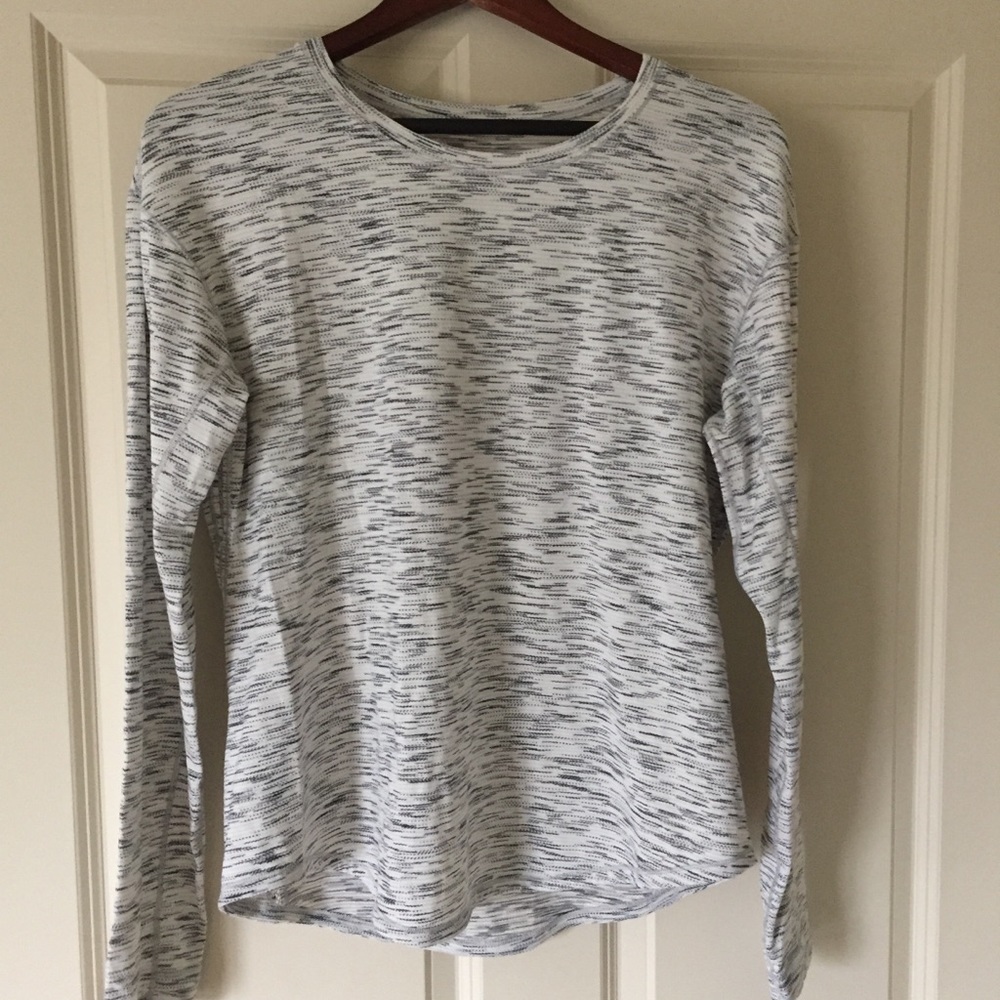 Lululemon long-sleeved relaxed fit shirt